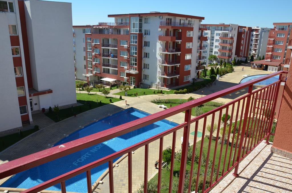 Single Private Apartments In Marina View Fort Beach Sveti Vlas Ngoại thất bức ảnh