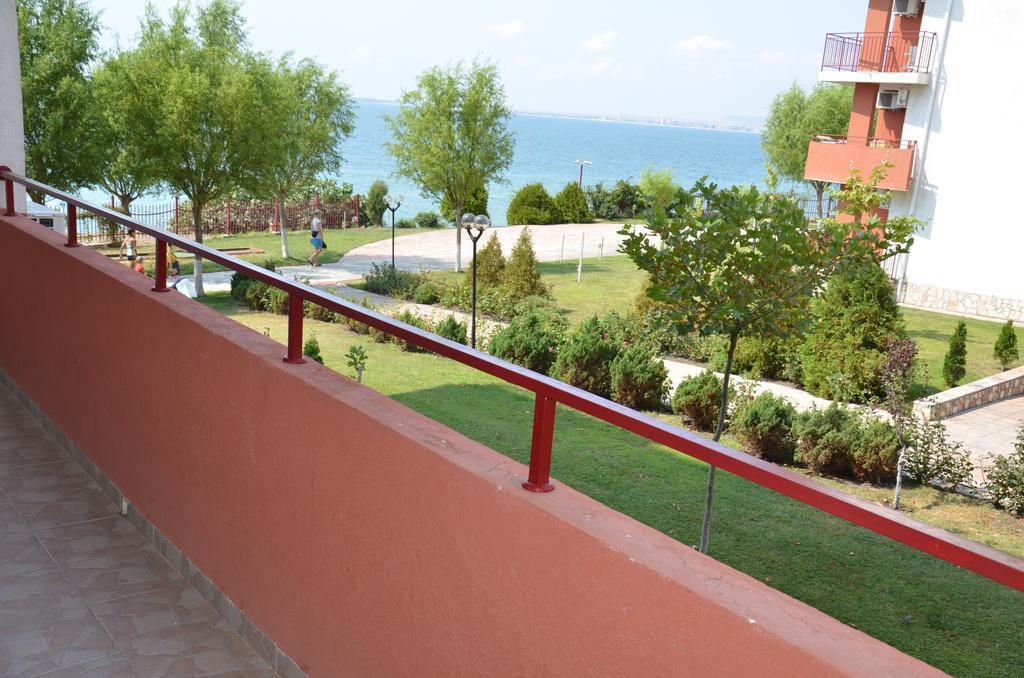 Single Private Apartments In Marina View Fort Beach Sveti Vlas Ngoại thất bức ảnh