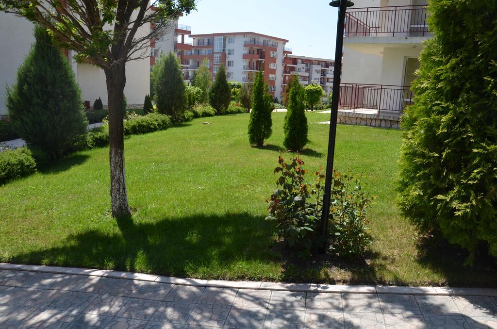 Single Private Apartments In Marina View Fort Beach Sveti Vlas Ngoại thất bức ảnh