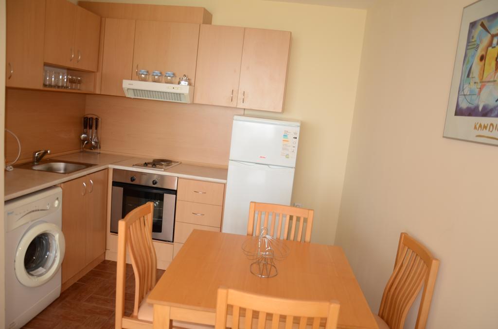 Single Private Apartments In Marina View Fort Beach Sveti Vlas Ngoại thất bức ảnh