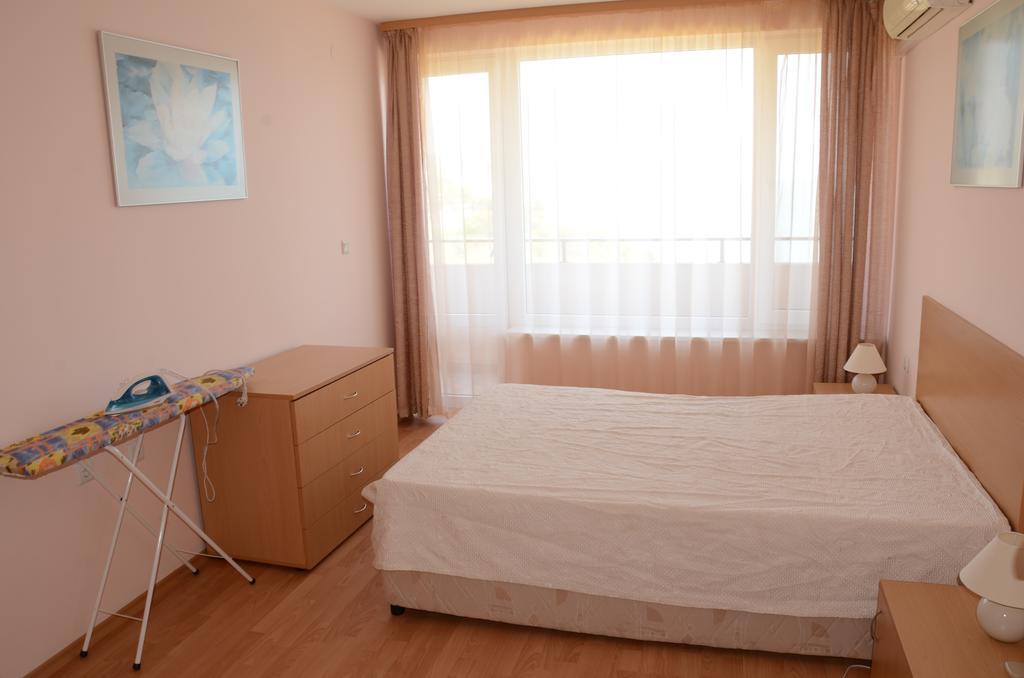 Single Private Apartments In Marina View Fort Beach Sveti Vlas Ngoại thất bức ảnh