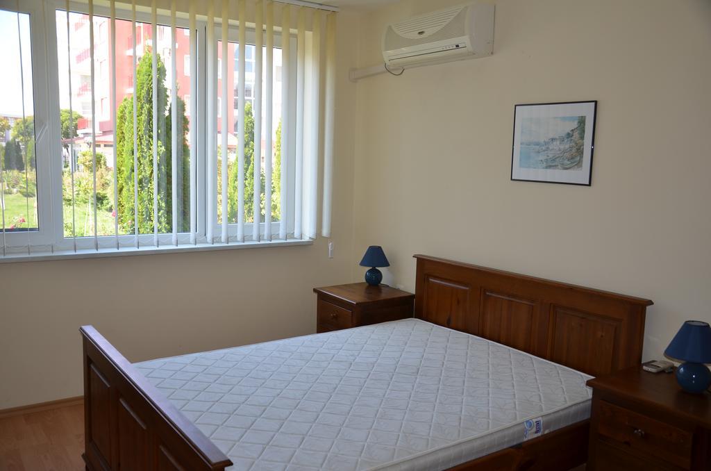 Single Private Apartments In Marina View Fort Beach Sveti Vlas Ngoại thất bức ảnh