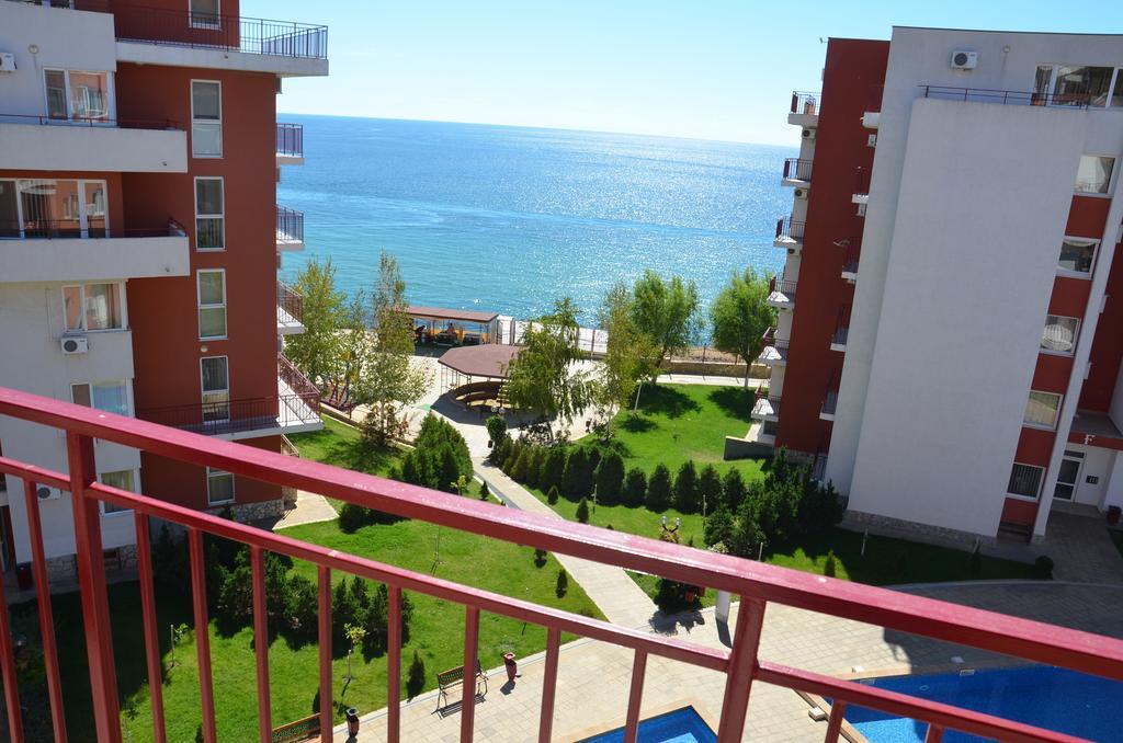 Single Private Apartments In Marina View Fort Beach Sveti Vlas Ngoại thất bức ảnh