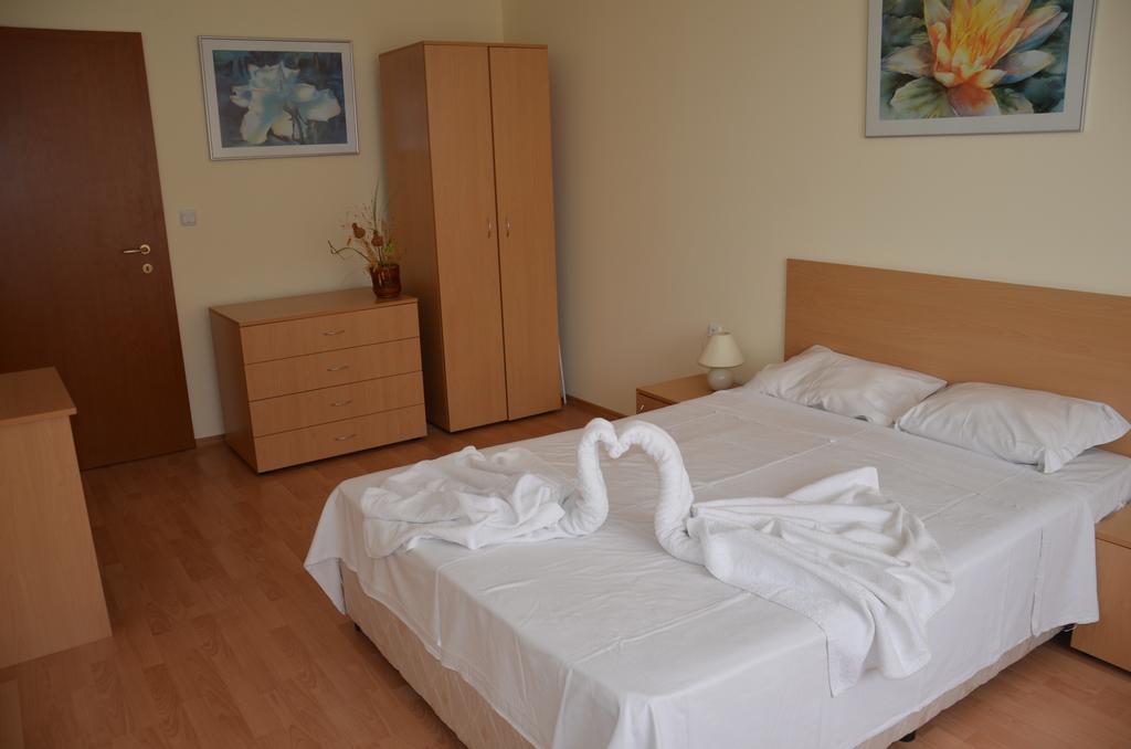 Single Private Apartments In Marina View Fort Beach Sveti Vlas Ngoại thất bức ảnh