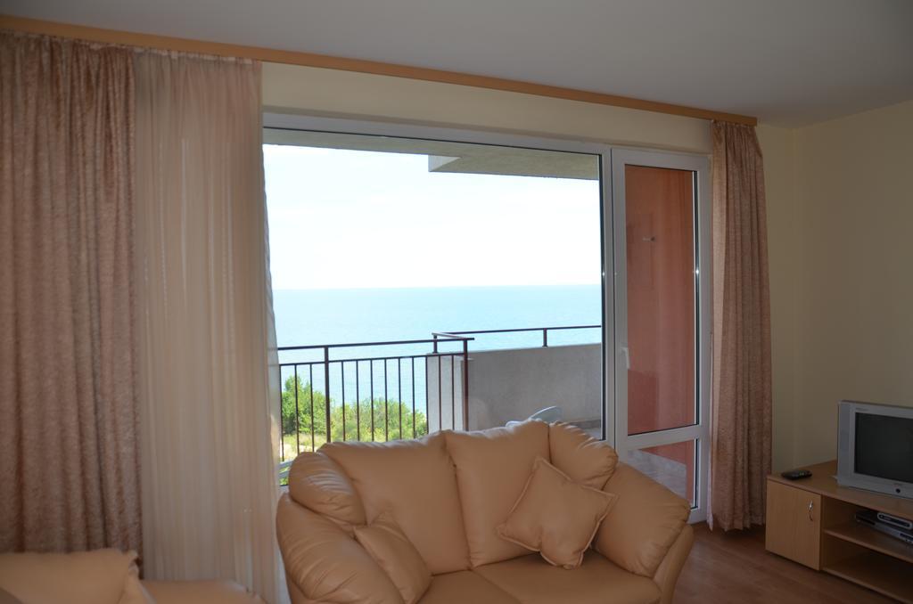 Single Private Apartments In Marina View Fort Beach Sveti Vlas Ngoại thất bức ảnh