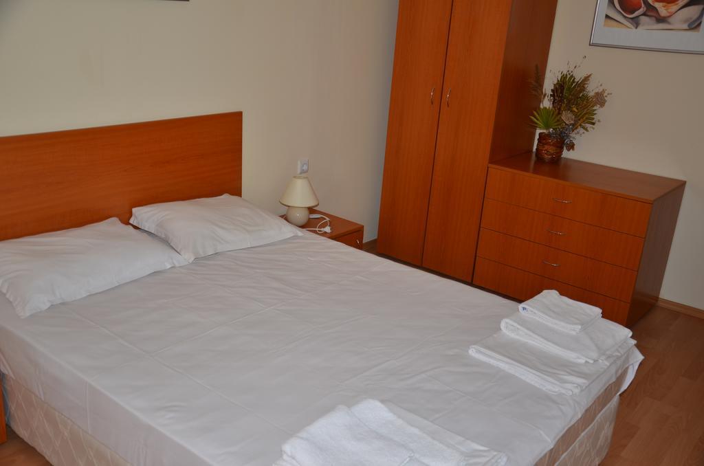 Single Private Apartments In Marina View Fort Beach Sveti Vlas Ngoại thất bức ảnh